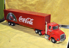 Coca Cola Weinachts Caravan Truck mit Licht 3x AAA Batterien sind mit dabei OVP