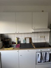 Zum Verkauf steht eine saubere, gepflegte und gut erhaltene Küche