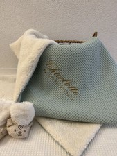 Babydecke mit Namen bestickt