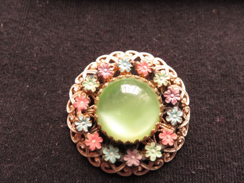 Vintage brosche metalldruck - vintage,