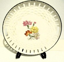 Großer Durchbruchteller, Roesler mit Nelken