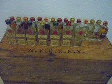 22 versch. Schnäpse  20ml, 15