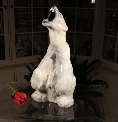 Großer brüllender eisbär - großer,