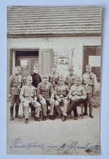 AK - Foto -  Gruppenbild K&K Soldaten mit Emailschild im Hintergrund - 1WK. 1917