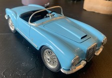 Bburago / Burago Lancia Aurelia B24 Spider (1955) 1:18 Hellblau