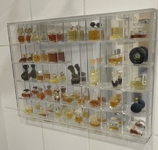 Setzkasten-Acryl-Parfüm. 33