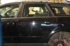 TÜR Hinten Links ( Avant ) Audi A4 Avant 2.0 8E/8H/QB6 Farbe Brilliantschwarz (