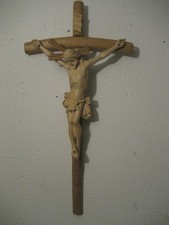 Ein sehr großes Holzkreuz mit