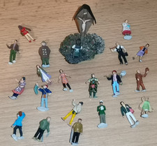 21 H0 Figuren u.a. Handwerker Bauern inkl. Mädchen am Kreuzweg .
