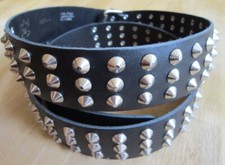 Ledergürtel mit Spitznieten 3-reihig Nietengürtel