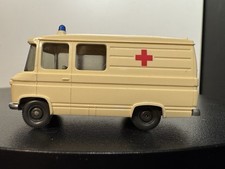 MB Mercedes Benz Rotes Kreuz