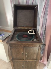 Schrank Grammophon / Feder