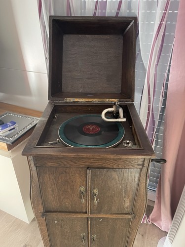 Schrank grammophon feder - /,