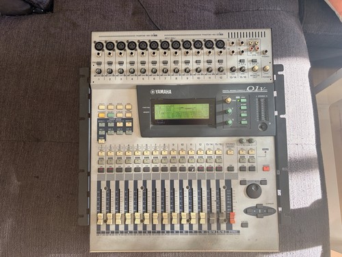 Yamaha 01v