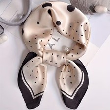 Polka Dot Schal 70x70 cm –
