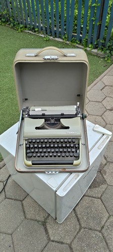 Kofferschreibmaschine von