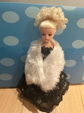 70er 80er Jahre Mascarade Sindy Pedigree mit Original Sindy Fashion!