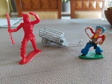 1 "Indianer" 1 Cowboy und ein Anhänger Fahrzeug Vintage Plastik