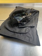 Barbour Border schwarz C50