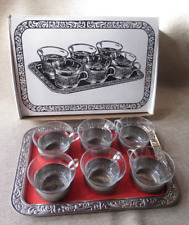 Neues TEESET - 6 Gläser mit 6 silberfarbigen Glashalter und einem Tablett - 1970