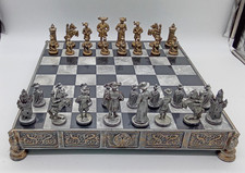 Großes Schach Set Rahmen und Figuren aus Zinn, vermutlich vernickelt Top Zustand