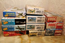 11 alte, historische Flugzeug