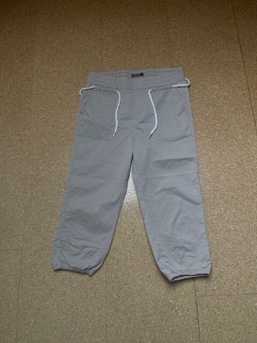 Beige drei viertelhose mit