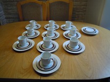 Thomas Porzellan Arcta mit Platin- und Burgunderrand 10 Kaffeegedecke