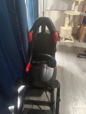 rennsimulator cockpit mit lenkrad