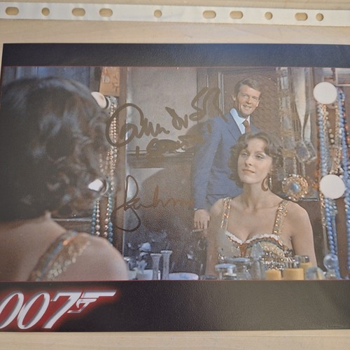 James bond roger moore - james, &