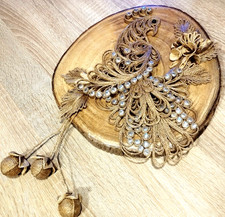 HANDARBEIT, Wanddeko,  Holzscheibe dekoriert mit Jute +Steine , Gr. 26x28 cm,