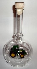 Kristallflasche mit Traktor