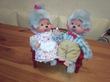 Original Monchichi Pärchen Oma und Opa neue Version,incl Original rote Sitzbank