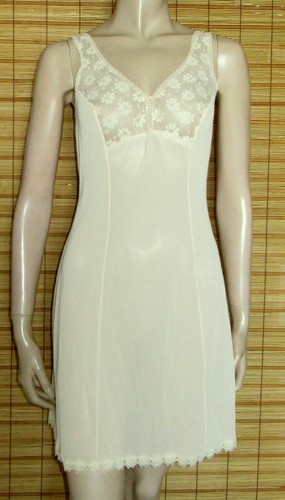 Apricotfarbenes unterkleid - apricotfarbenes,