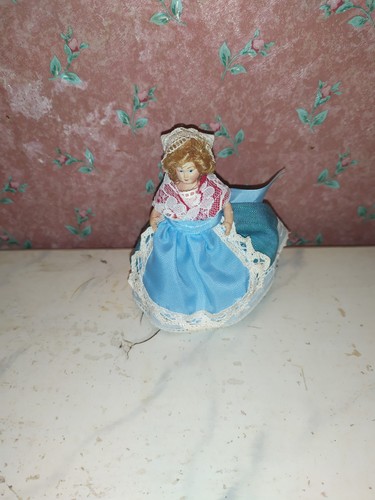Alte winzige puppe petit - alte, puppe-petit