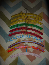 Konvolut 10 Kleiderbügel Wachstuch DDR Retro Blumen Karo Schrank Zubehör