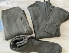 Woolpower Garnitur 200  XL Longjohn w fly Turtelneck u Kniestrümpfepinegreen