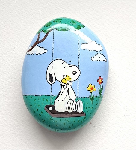 Bemalter stein auf - stein,