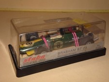 Stabo Car 1:32  Brabham BT F 2 dunkelgrün mit Originaldecals, Einleger und O-Box