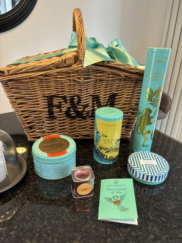 Leerer großer fortnum - leerer, und