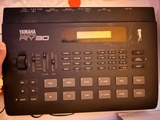 Yamaha RY 30 Drumcomputer Drum-Machine inklus. Netzteil