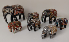 7 Elefanten-Figuren aus Holz