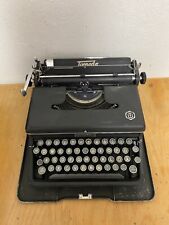 Alte Schreibmaschine der Marke TORPEDO Vintage Antik