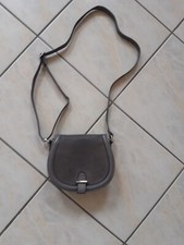 graue Handtasche Umhängetasche aus Leder von s.Oliver