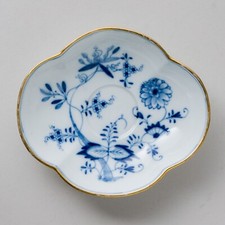 Meissen Untertasse vierpassig Zwiebelmuster Goldrand 1. Wahl unbeschädigt