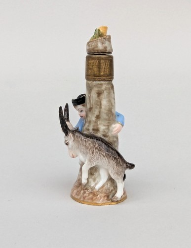 Knabe mit ziegenbock als - knabe,
