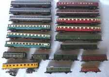 Roco und Fleischmann Spur N Konvolut Personenwagen, etwas Güterwagen.