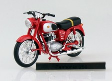 Pannonia 250 rot  1:24 Motorrad- Modell 109 