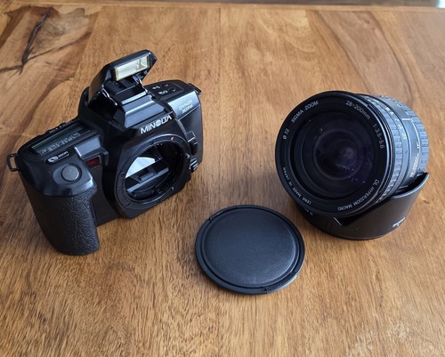 Minolta dynax 303si - minolta,