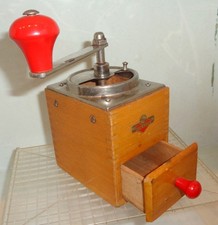 Kleine KYM Kaffeemühle zum Restaurieren